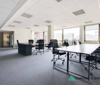Bureau privé 131 m² 32 postes Coworking Rue Royale Saint-Cloud 92210 - photo 3